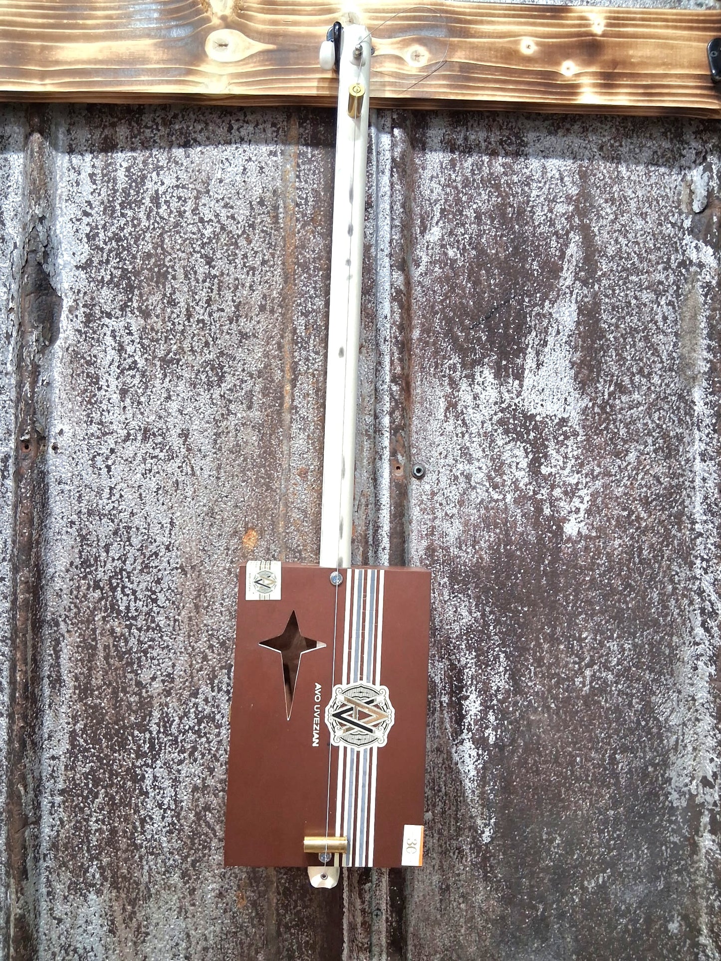 "Avo Star" Mini Cigar Box Bullet Banjo